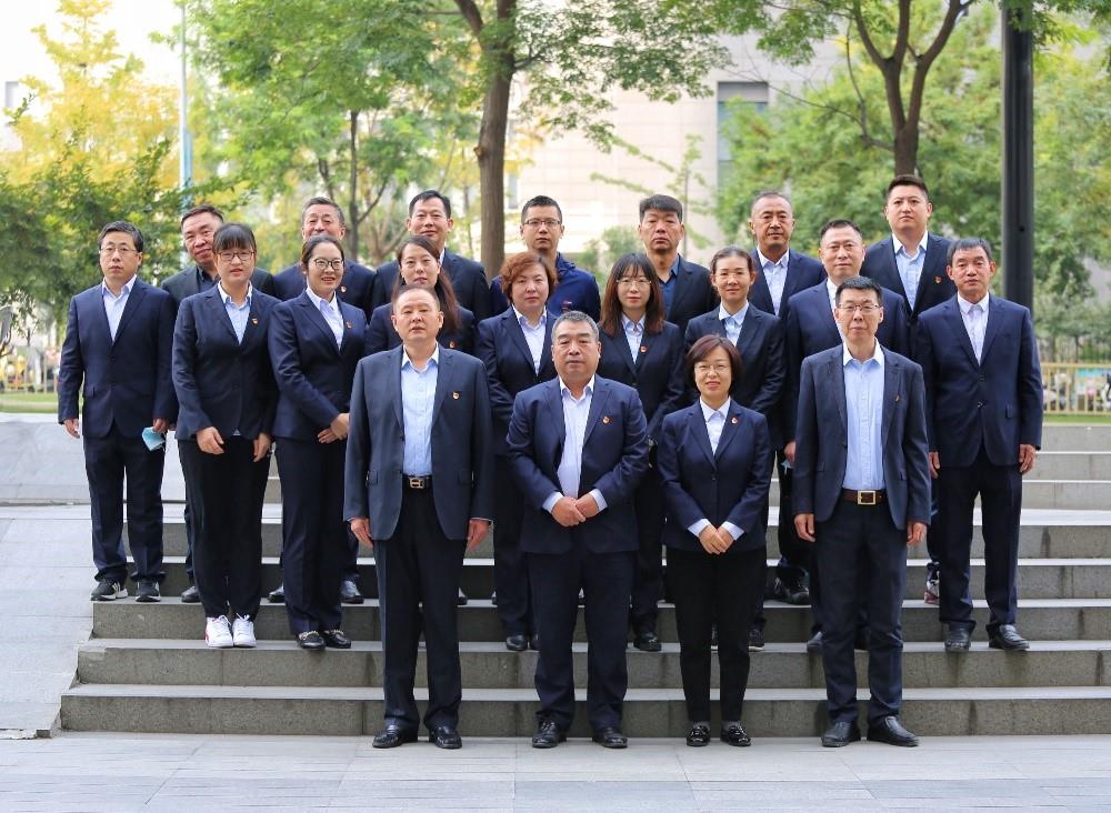 多元團隊凝合力，同舟共濟揚帆起