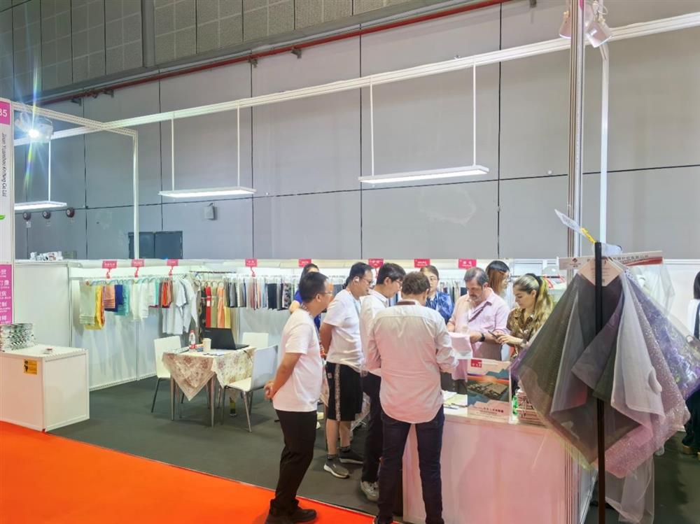 以科技綠色鏈接紡織商機！元首針織亮相2025中國國際紡織面料及輔料（秋冬）博覽會