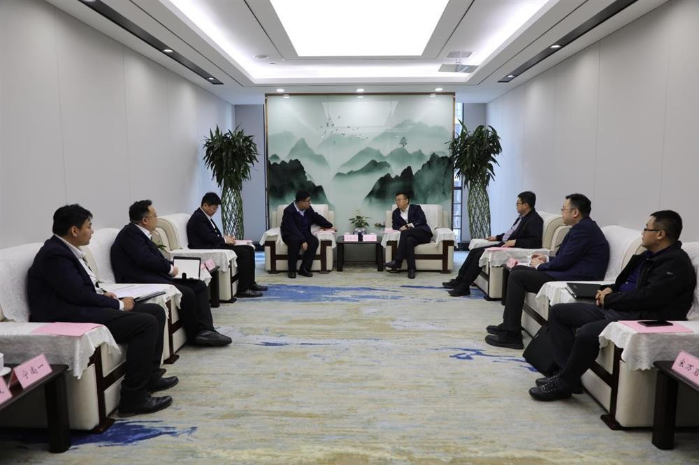 深化銀企合作！ 威海銀行濟(jì)南分行一行到產(chǎn)發(fā)集團(tuán)洽談合作
